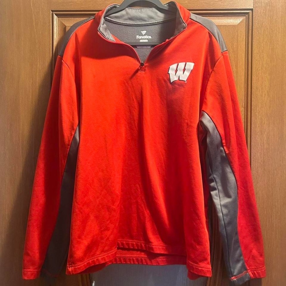 Wisconsin men's 1/4 zip pull over XL fanatics
